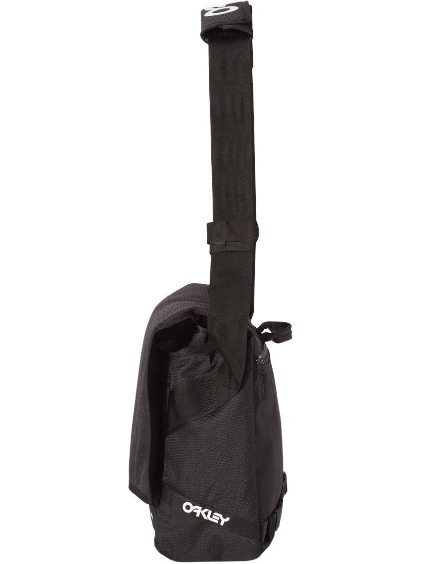 Oakley 15L Street Messenger Bag - JL Franklins