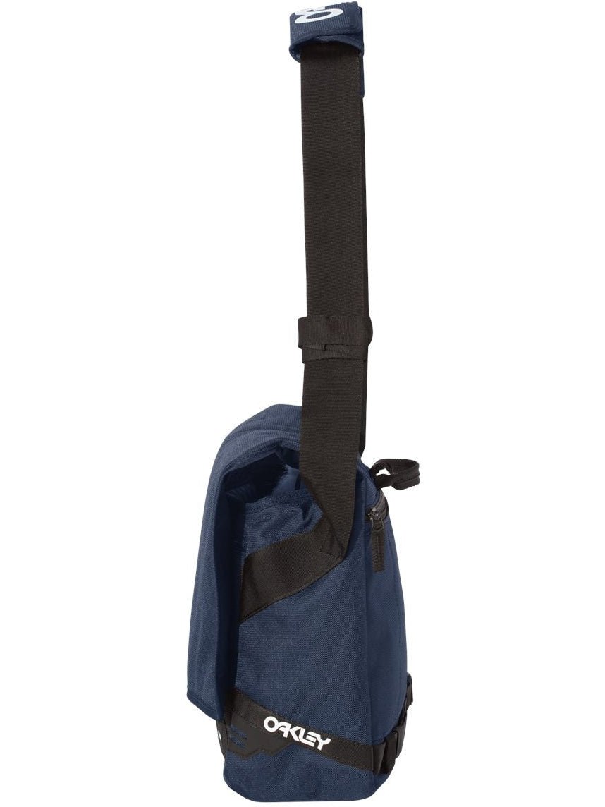 Oakley 15L Street Messenger Bag - JL Franklins