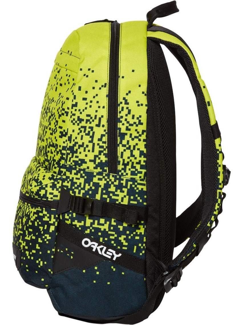 Oakley 20L Street Backpack - JL Franklins