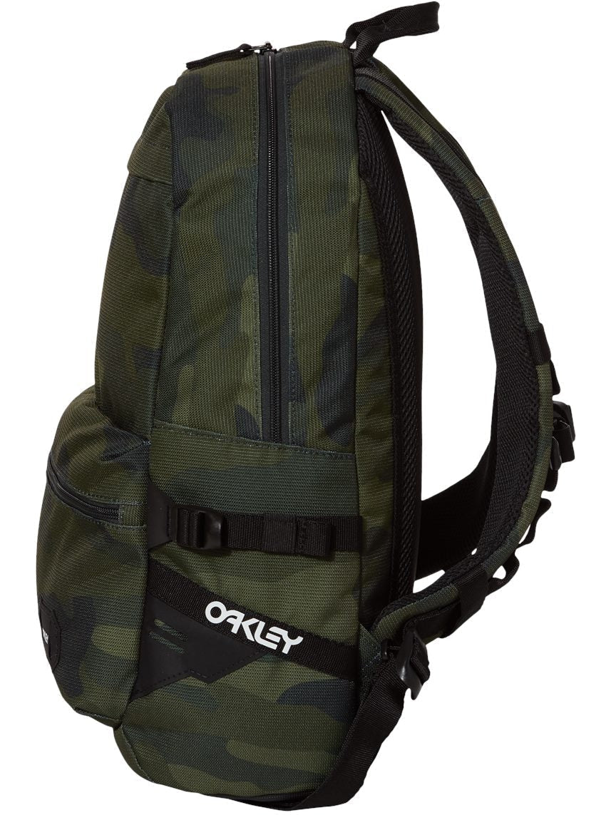 Oakley 20L Street Backpack - JL Franklins