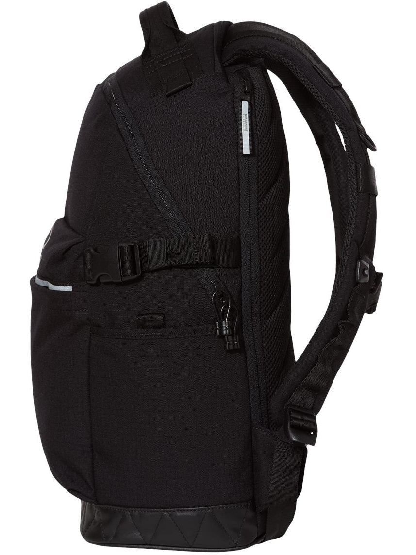 Oakley 23L Utility Backpack - JL Franklins
